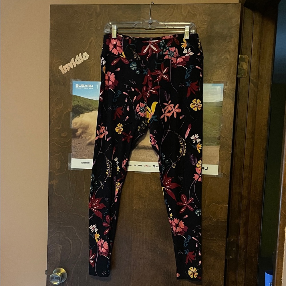 LuLaRoe T&C floral leggings